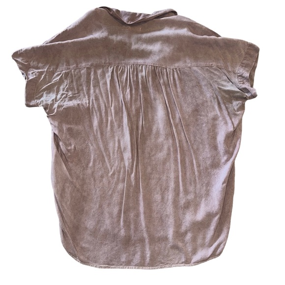 Sneak Peek Short Sleeve Button Down Blouse Shirt - Picture 3 of 6